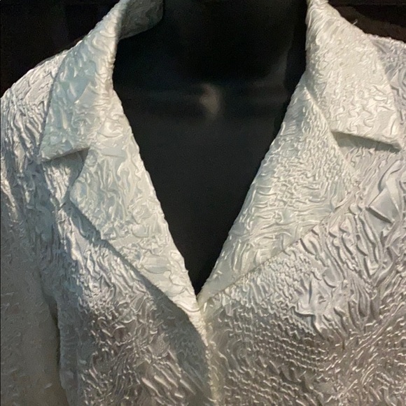 White button up blouse - Picture 3 of 5